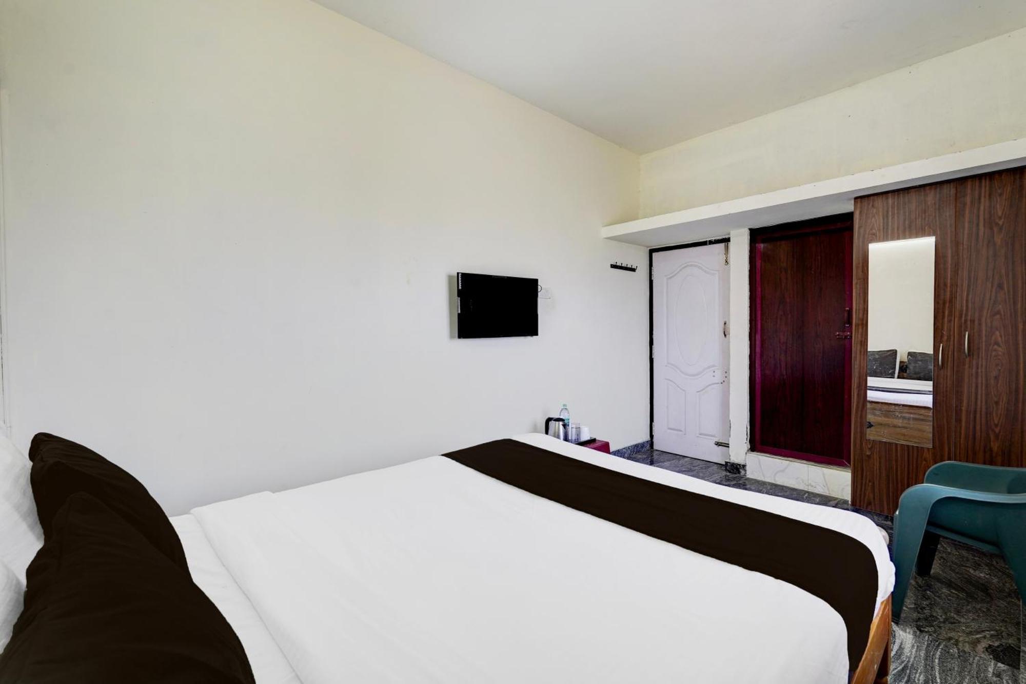 Collection O Sithalapakkam Medavakkam Formerly Srinivasa Residency Chennai Exterior photo