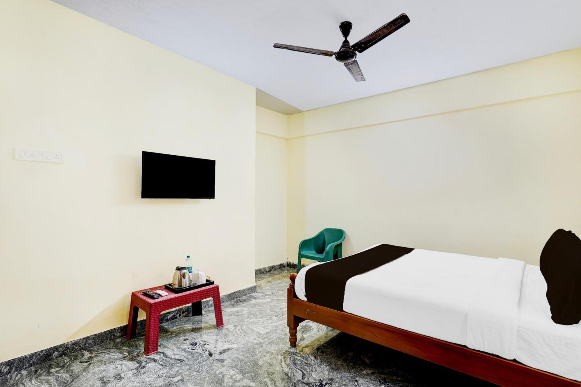 Collection O Sithalapakkam Medavakkam Formerly Srinivasa Residency Chennai Exterior photo